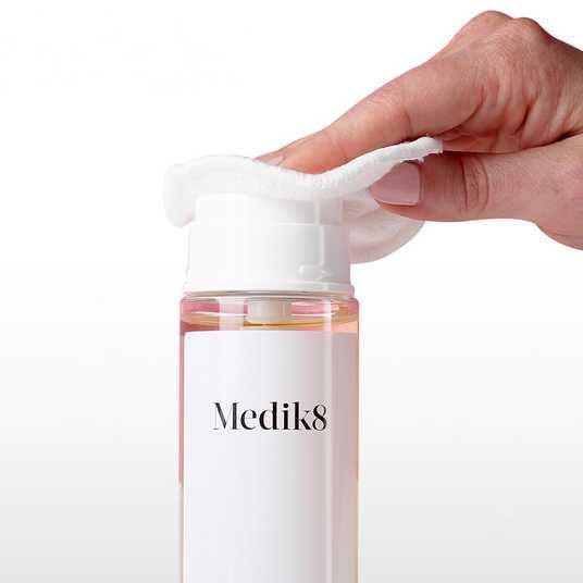ᐉ Medik8 Press & Glow Daily Exfoliating PHA Tonic Refill 200 мл