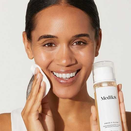 ᐉ Medik8 Press & Glow Daily Exfoliating PHA Tonic Refill 200 мл