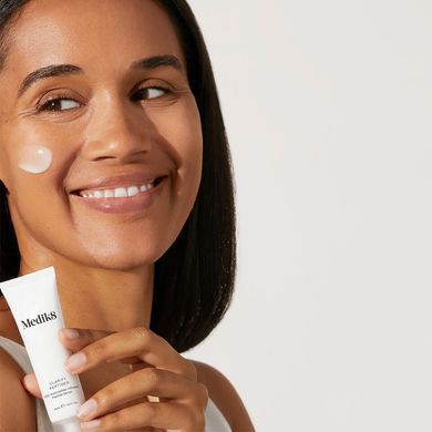 Пептидная сыворотка с ниацинамидом Medik8 Clarity Peptides Serum 30 мл - основное фото