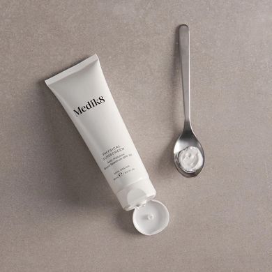 Солнцезащитный крем с физическими фильтрами SPF 50 Medik8 Physical Sunscreen SPF 50+ 60 мл - основное фото