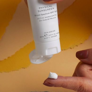 Солнцезащитный крем с физическими фильтрами SPF 50 Medik8 Physical Sunscreen SPF 50+ 60 мл - основное фото