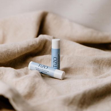Тонуючий сонцезахисний засіб для губ TiZO Tinted Lip Protection SPF 45 4,5 г - основне фото