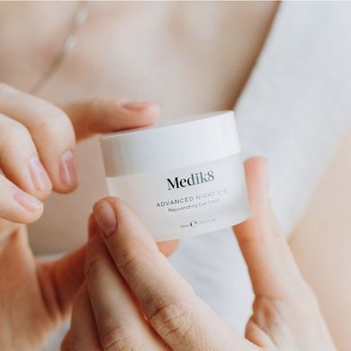 Ночной омолаживающий крем для кожи вокруг глаз Medik8 Advanced Night Eye Cream 15 мл - основное фото