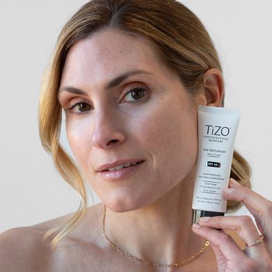 Сонцезахисний крем SPF 40 TiZO Photoceutical Skincare AM Replenish Non-Tinted SPF 40 50 г - основне фото