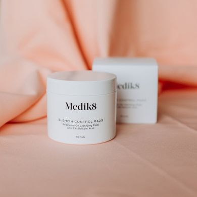 Отшелушивающие пады с салициловой кислотой Medik8 Blemish Control Pads 60 шт - основное фото