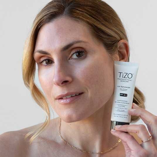 ᐉ Сонцезахисний крем SPF 40 TiZO Photoceutical Skincare AM