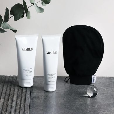 Набор для отшелушивания кожи тела Medik8 Smooth Body Exfoliating Kit - основное фото
