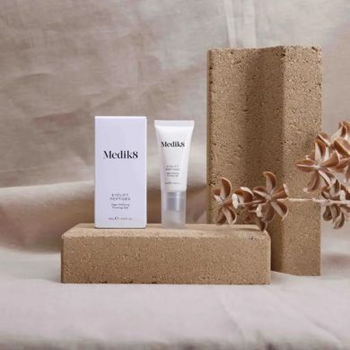 Укрепляющий гель для зоны вокруг глаз Medik8 Eyelift Peptides Age-Defying Firming Gel 15 мл - основное фото