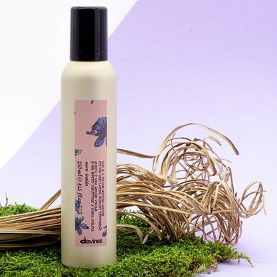 Повітряний мус-об'єм середньої фіксації Davines More Inside Volume Boosting Mousse 250 мл - основне фото